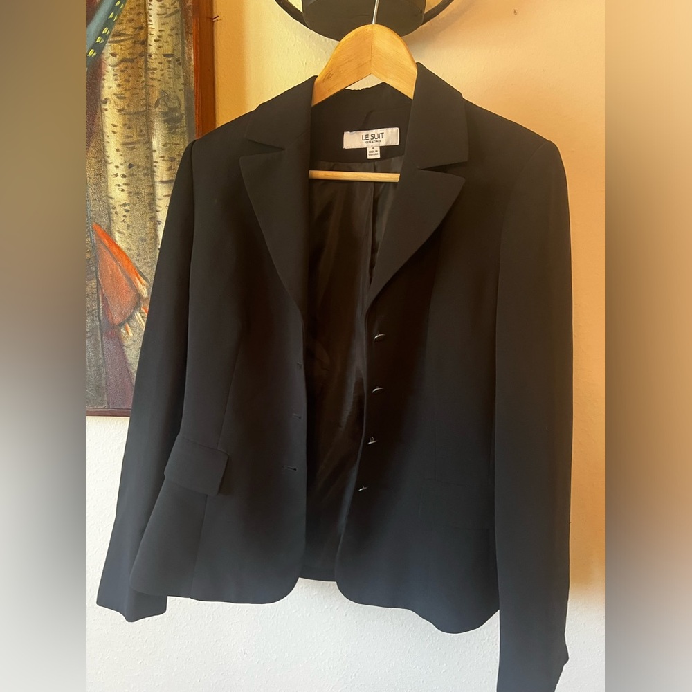 Le Suit Size 8 Black 4 Button Fitted Blazer Womens - Picture 2 of 5